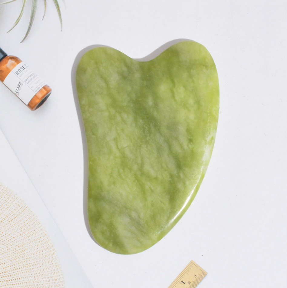 Green Phoenix Jade Gua Sha – Natürliches Tool für Gesichtskonturierung & Lymphmassage